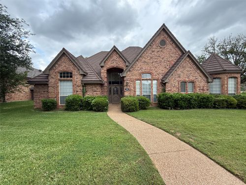 500 Evergreen Dr, Hurst, TX, 76054-2012 | Card Image