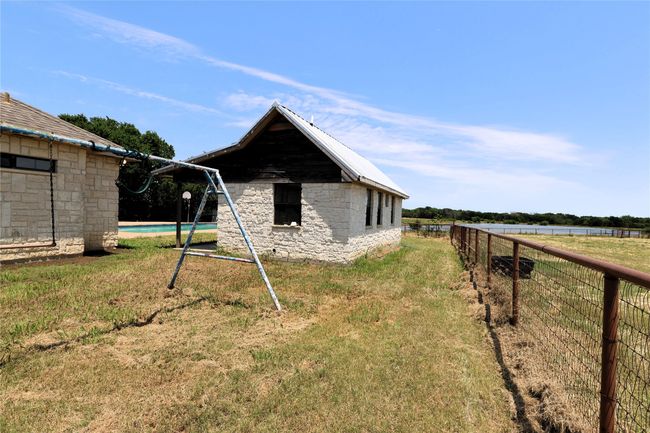 8016 Lights Ranch Rd, Home with 5 bedrooms, 4 bathrooms and null parking in Pilot Point TX | Image 5