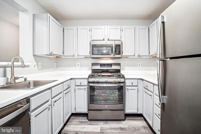 APT-36 - 12009 Taliesin Pl, Condo with 2 bedrooms, 1 bathrooms and null parking in Reston VA | Image 4