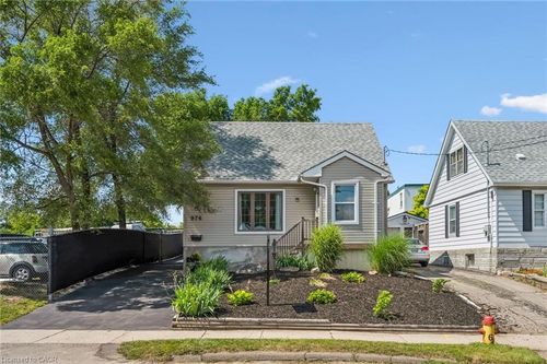 976 Guelph St, Kitchener, ON, N2H5Z6 | Card Image