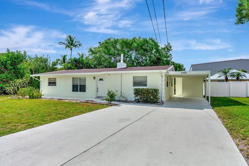 8968 Se Pine Cone Ln, Hobe Sound, FL, 33455-4444 | Card Image