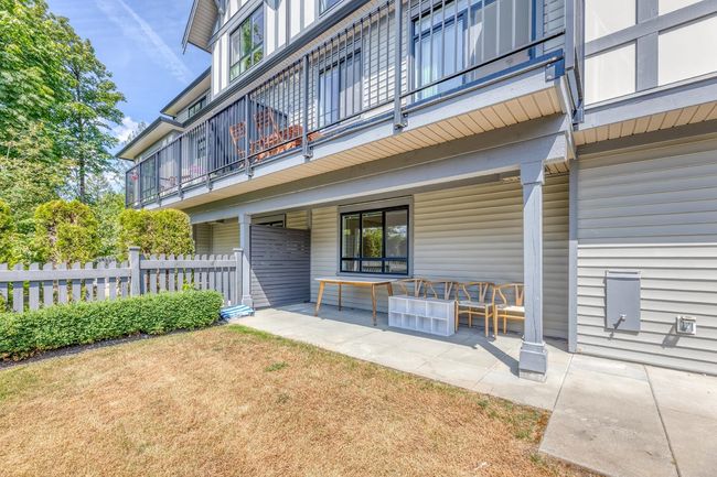 Property entrance with a balcony | Image 34