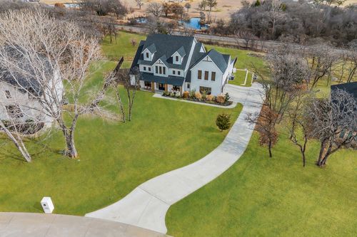 520 Bonnards Peak Rd, Burleson, TX, 76028-7671 | Card Image