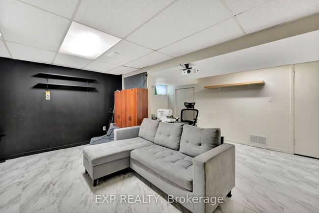 C - 10 Arnold Dr, Condo with 4 bedrooms, 2 bathrooms and 2 parking in Nepean ON | Image 29