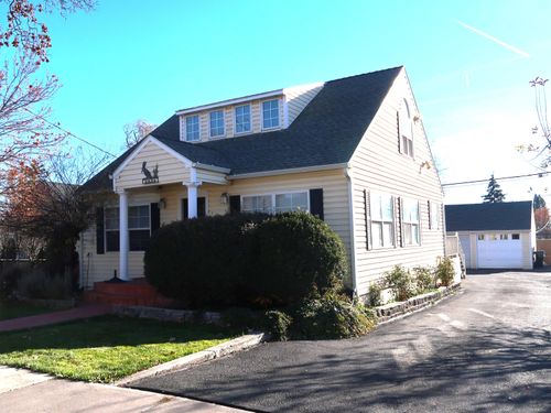 2234 Garden Ave, Klamath Falls, OR, 97601-3449 | Card Image