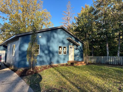 1126 Roosevelt Ave, Detroit Lakes, MN, 56501-3640 | Card Image