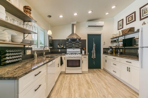 4128 Sunland Cir Nw, Albuquerque, NM, 87107-2730 | Card Image