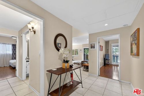 102-832 Palm Ave, West Hollywood, CA, 90069-6407 | Card Image
