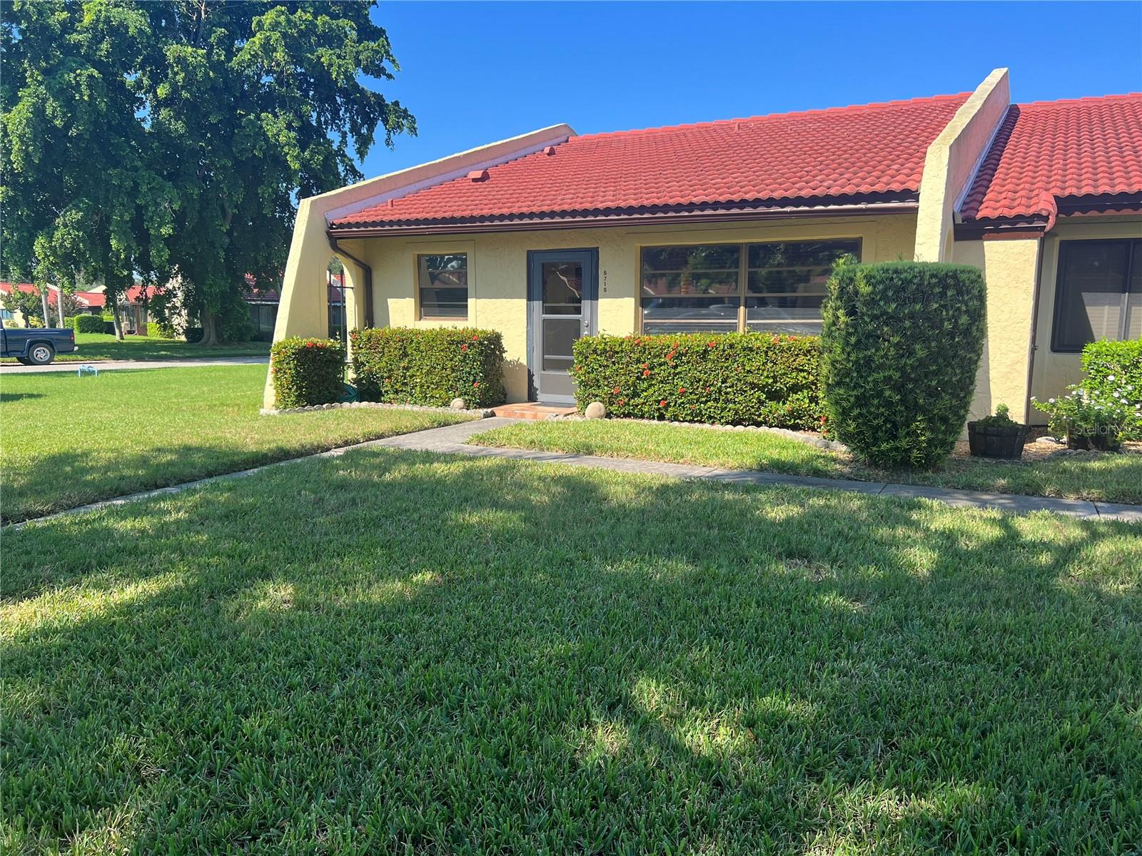13th Ave, Bradenton, FL 34209