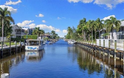 b7-1686 Blue Point Ave, NAPLES, FL, 34102 | Card Image