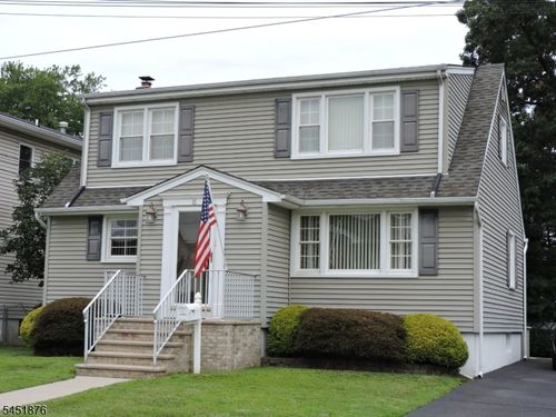 15 Main Ave, Elmwood Park, NJ, 07407-2727 | Card Image