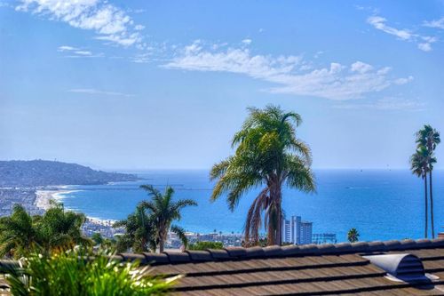 1553 Copa De Oro Dr, La Jolla, CA, 92037-7806 | Card Image