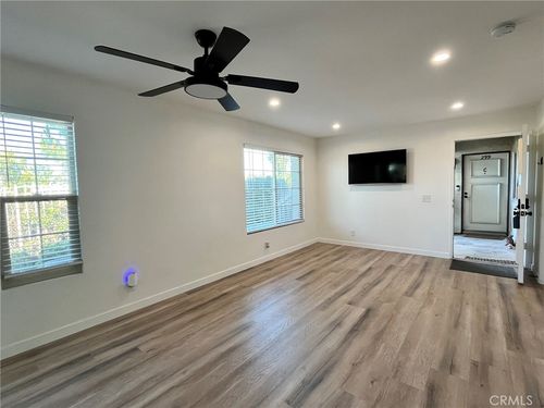 23335 La Crescenta, Mission Viejo, CA, 92691-6878 | Card Image