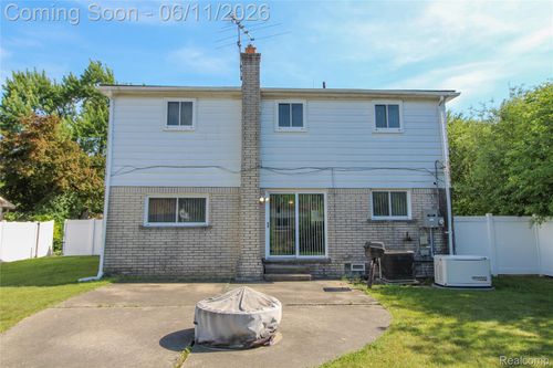 17020 Pennsylvania St, Southfield, MI, 48075-2986 | Card Image