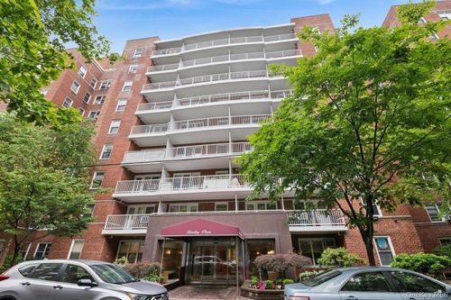 216-110-20 71st Rd, Forest Hills, NY, 11375-4901 | Card Image