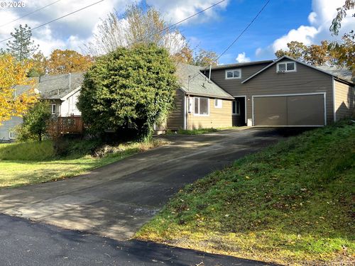 425 S 3rd St, Springfield, OR, 97477-5323 | Card Image