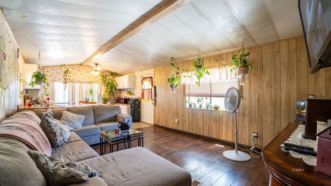 Living Room | Image 9