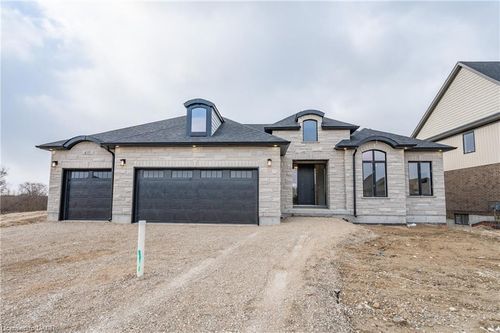 1050 Walton Ave N, Listowel, ON, N4W3S2 | Card Image