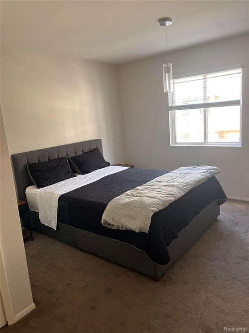 189 Evergreen Trl, Lake Orion, MI, 48362-3376 | Card Image
