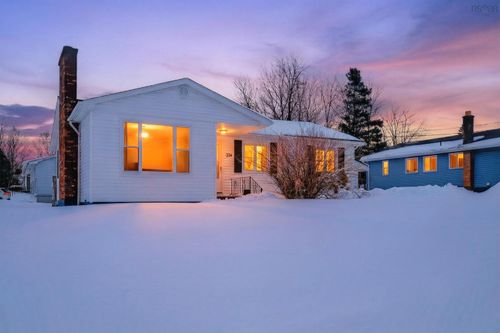 324 Newlands Ave, Sydney, NS, B1S1Z2 | Card Image