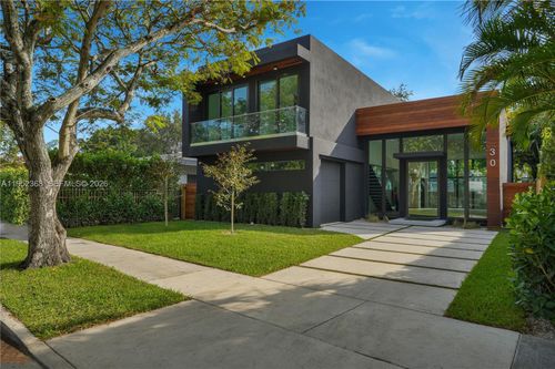 30 Ne 50th St, Miami, FL, 33137-2713 | Card Image