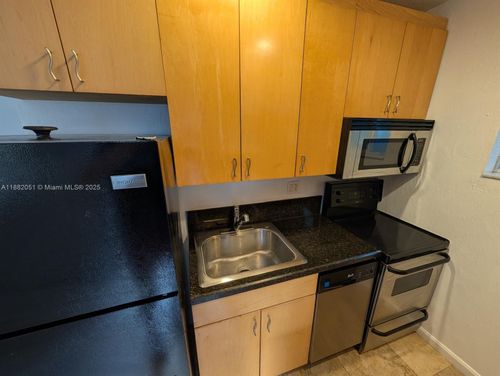 unit-11-728 Ne 13th Ct, Fort Lauderdale, FL, 33304-4780 | Card Image