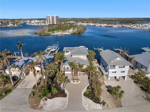 921 Prescott St, FORT MYERS BEACH, FL, 33931-2215 | Card Image