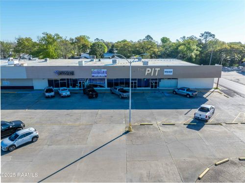 1506 N Parkerson Ave, Crowley, LA, 70526-2851 | Card Image