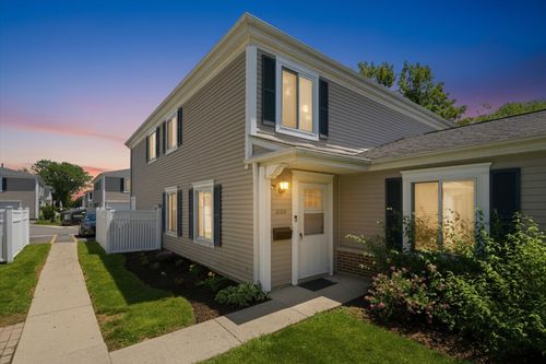 1130 Cove Dr, Prospect Heights, IL, 60070-1905 | Card Image