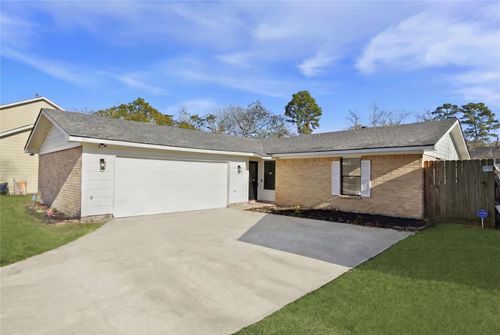 17530 S Compass Rose Cir, Crosby, TX, 77532-4209 | Card Image