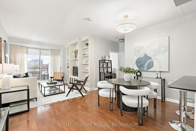 703 - 18 Beverley St, Condo with 3 bedrooms, 2 bathrooms and 2 parking in Toronto ON | Image 6