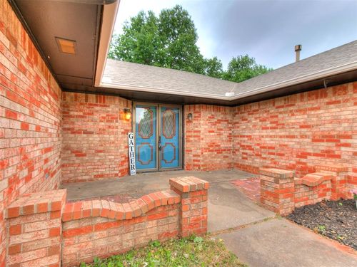 738 Woodlawn Drive, Yukon, OK, 73099 | Card Image