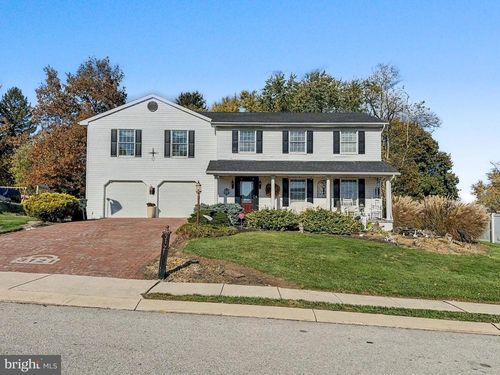 3121 Pineview Dr, DOVER, PA, 17315-3824 | Card Image