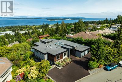 8853 Park Pacific Terr, House other with 5 bedrooms, 4 bathrooms and 4 parking in North Saanich BC | Image 2