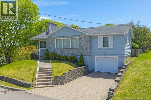 2 Buena Vista Ave, Saint John, NB, E2M2S8 | Card Image