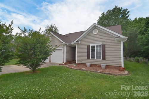 550 Carlisle Dr, Indian Trail, NC, 28079-5116 | Card Image