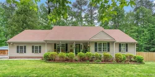 160 Woodland Trl, West Point, VA, 23181-9570 | Card Image
