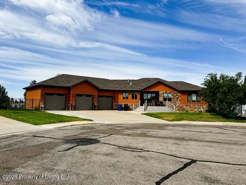 1571 Prairie Creek Rd, Dickinson, ND, 58601-2841 | Card Image