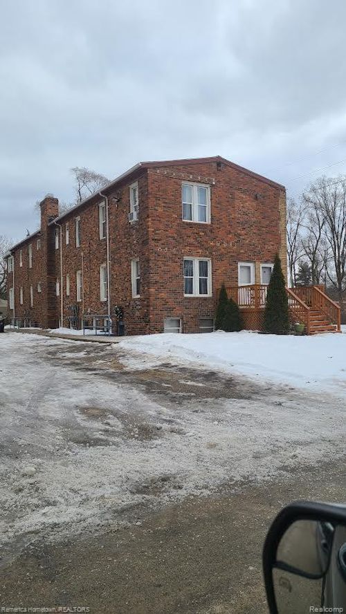 21304 Ontaga St, Farmington Hills, MI, 48336-6173 | Card Image