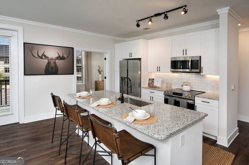 apt-7301-1520 Laurel Crossing Pkwy, Buford, GA, 30519-6659 | Card Image