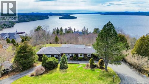 80 Westmount Dr, Saint John, NB, E2K5G2 | Card Image
