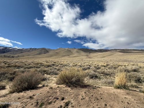 855 Thoroughbred Cir, Reno, NV, 89508-9563 | Card Image