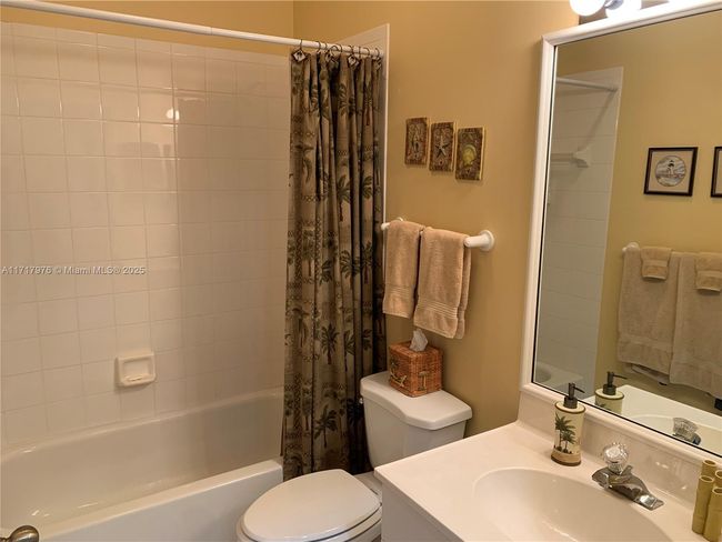 APT-15 - 6062 Se Landing Way, Condo with 2 bedrooms, 2 bathrooms and null parking in Stuart FL | Image 13