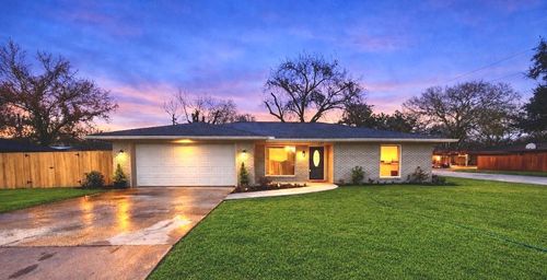 802 Victoria St, Navasota, TX, 77868-2537 | Card Image