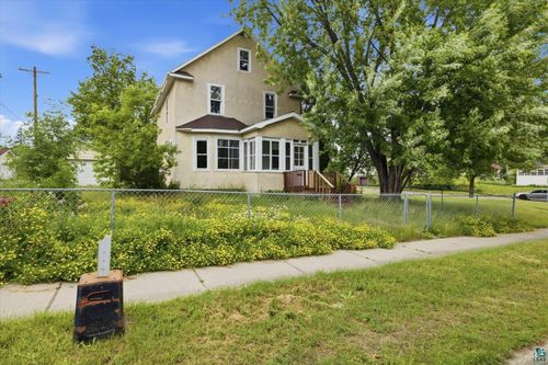 217 3rd Ave Nw, Chisholm, MN, 55719-1663 | Card Image