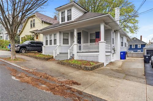 102 Overhill Rd, Providence, RI, 02906-4917 | Card Image