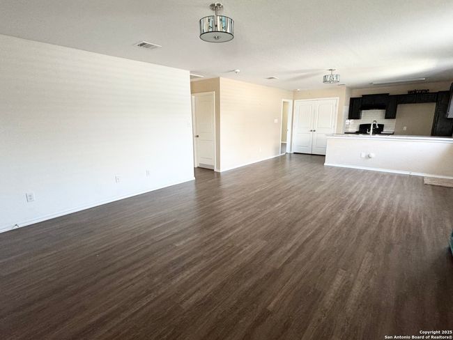 5015 Everett Loop, House other with 3 bedrooms, 2 bathrooms and null parking in Converse TX | Image 9