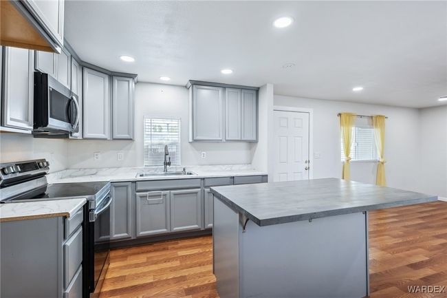 Kitchen | Image 18