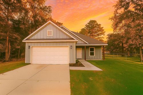387 Autumn Ln, Livingston, TX, 77351-0913 | Card Image