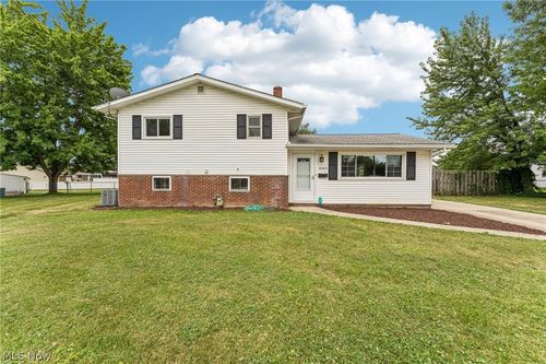 6269 Sylvia Ct, Brook Park, OH, 44142-1420 | Card Image